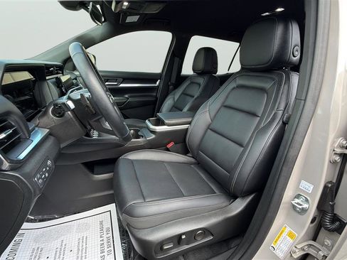 Used 2025 GMC Terrain Elevation w/ Elevation Premium Package AWD/4WD image 32