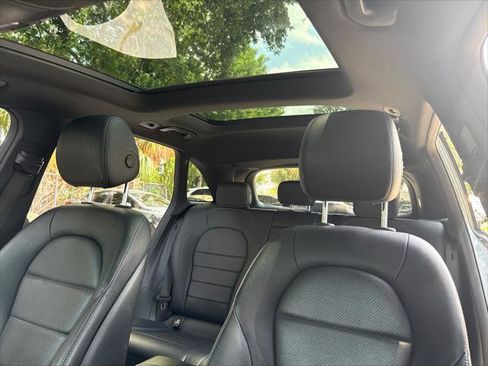 Used 2019 Mercedes-Benz GLC 350e 4MATIC image 19