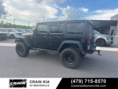 Used 2017 Jeep Wrangler Unlimited Sport w/ Connectivity Group AWD/4WD image 4