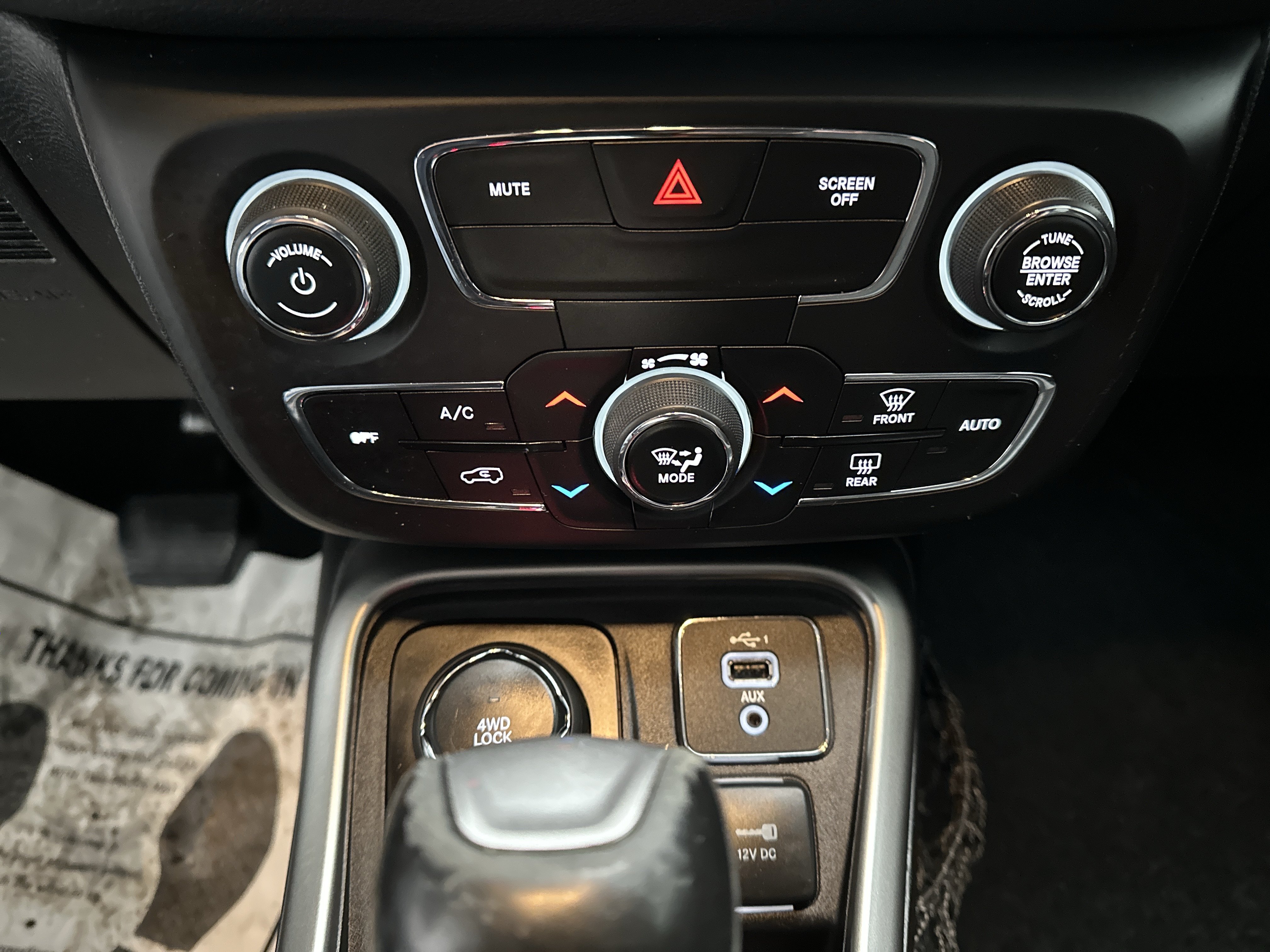 Used 2020 Jeep Compass Latitude w/ Cold Weather Group AWD/4WD image 30