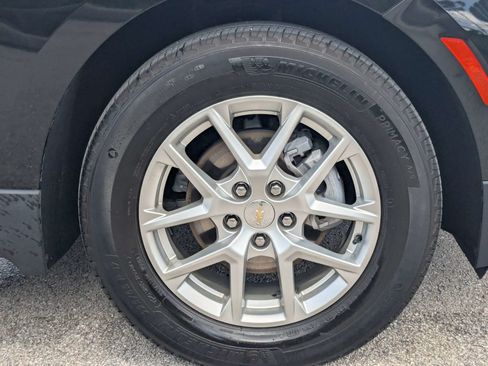 Used 2024 Chevrolet Equinox LT FWD image 11