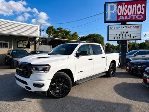 Used 2023 RAM 1500 Laramie AWD/4WD image 1