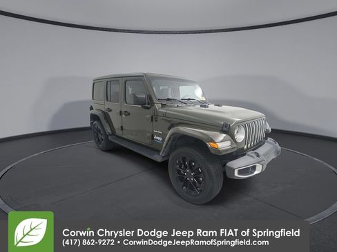 Used 2021 Jeep Wrangler Unlimited Sahara w/ Cold Weather Group AWD/4WD image 2