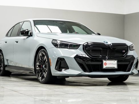 Used 2025 BMW i5 M60 w/ Premium Package image 4