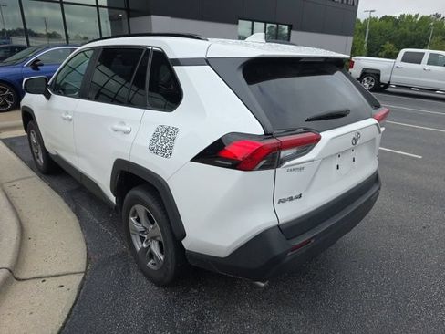 Used 2022 Toyota RAV4 XLE w/ Convenience Package AWD/4WD image 4