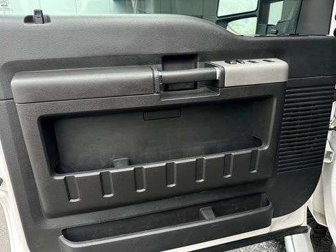 Used 2015 Ford F250 Lariat w/ Lariat Ultimate Package AWD/4WD image 11