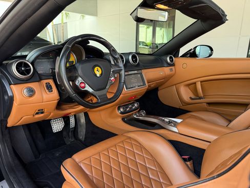 Used 2012 Ferrari California image 24