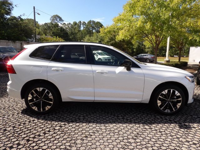 Certified 2026 Volvo XC60 B5 Plus AWD/4WD image 7