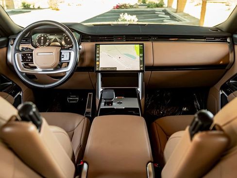 Used 2025 Land Rover Range Rover SE AWD/4WD image 18