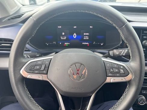 Certified 2023 Volkswagen Taos SE w/ Panoramic Sunroof Package FWD image 21