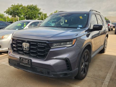 Certified 2025 Honda Pilot Black Edition image 1