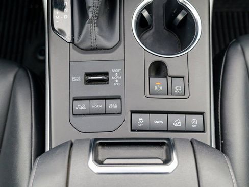 Used 2020 Toyota Highlander XLE image 46