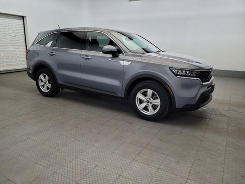 Used 2023 Kia Sorento LX FWD image 11