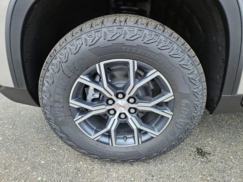 New 2026 GMC Acadia AT4 AWD/4WD image 9