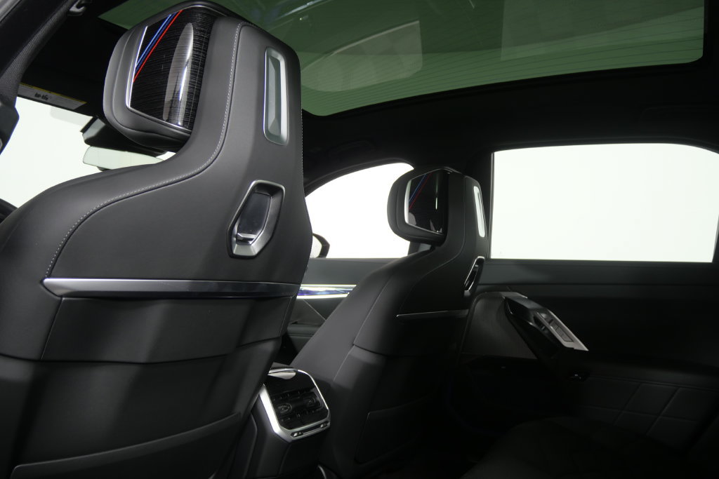 Certified 2026 BMW 740i RWD image 18