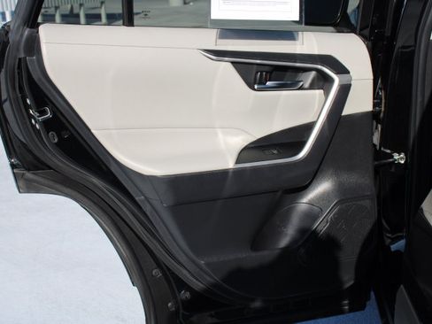 Certified 2022 Toyota RAV4 XLE image 13