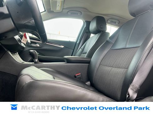 Used 2016 Chevrolet Impala LT w/ Convenience Package image 11