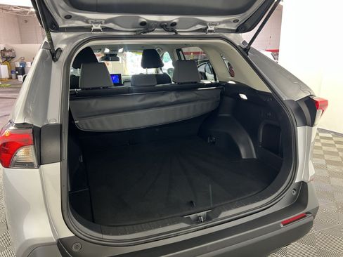 Used 2025 Toyota RAV4 XLE AWD/4WD image 27