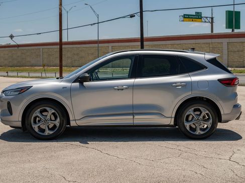 Certified 2023 Ford Escape ST-Line w/ Tech Pack #1 FWD image 5