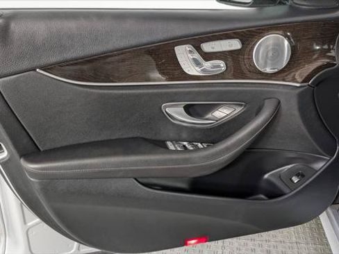 Used 2017 Mercedes-Benz E 300 4MATIC image 13