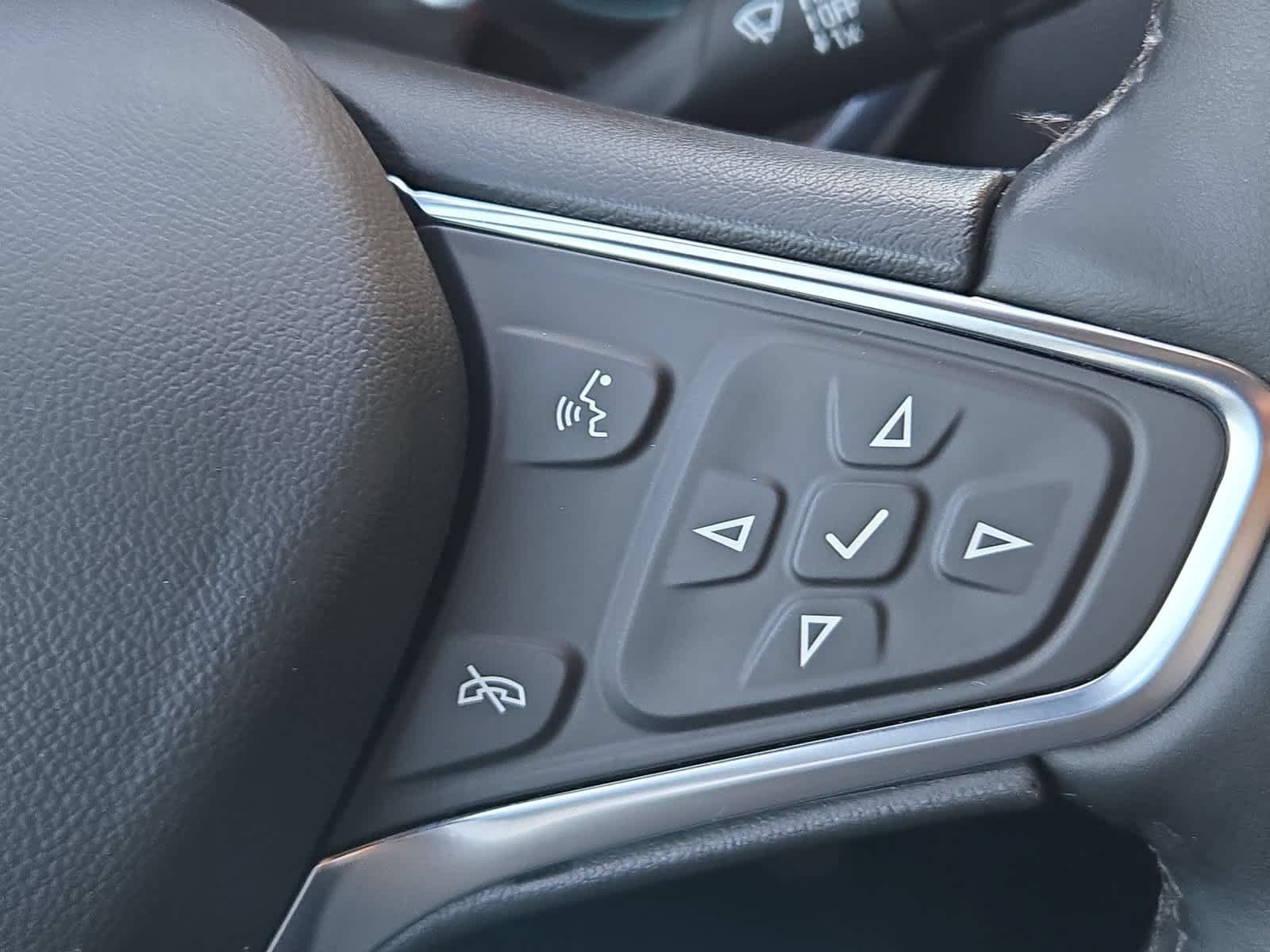 Used 2024 Chevrolet Equinox LT FWD image 24
