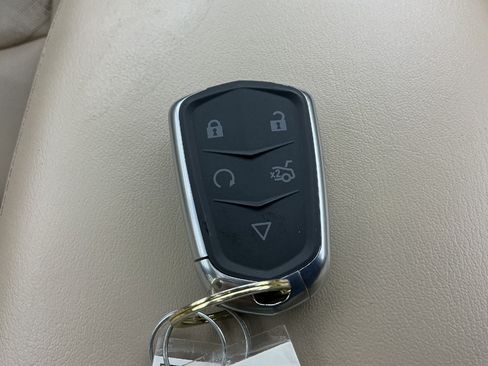 Used 2018 Cadillac XT5 Luxury w/ Driver Awareness Package FWD image 43