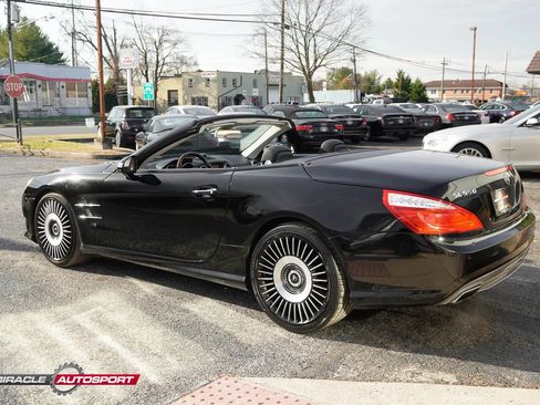 Used 2013 Mercedes-Benz SL 550 w/ Premium Pkg image 5