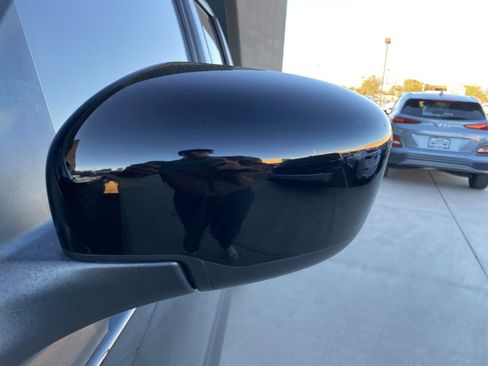 Used 2022 Nissan Frontier SV image 10