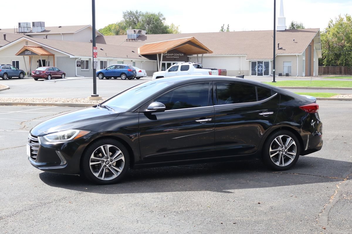Used 2017 Hyundai Elantra Limited w/ Limited Tech Package 04 FWD image 10