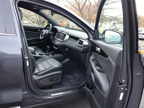 Used 2018 Kia Sorento SX image 28