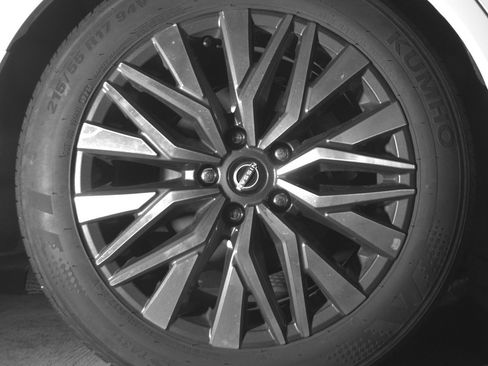 Used 2025 Nissan Altima 2.5 SV FWD image 15