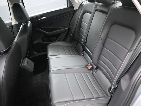 Used 2024 Volkswagen Jetta SE FWD image 12
