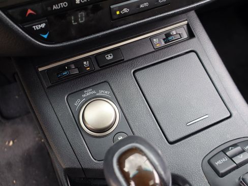 Used 2015 Lexus ES 350 w/ Luxury Package FWD image 21