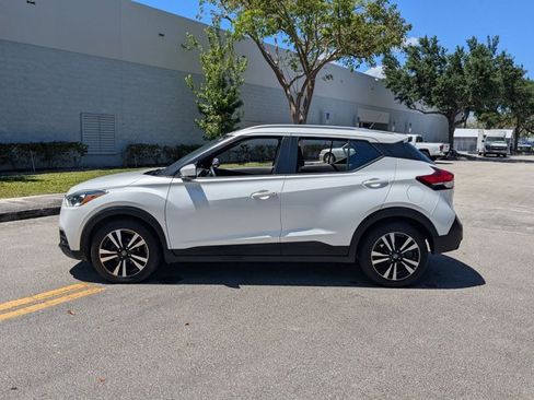 Used 2020 Nissan Kicks SV FWD image 5