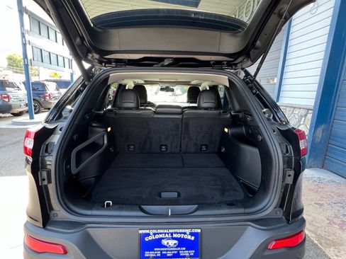 Used 2018 Jeep Cherokee Limited image 6