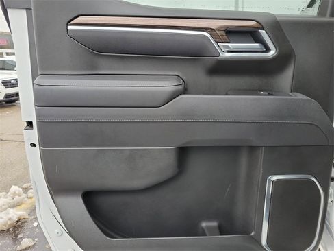 Used 2025 Chevrolet Silverado 1500 LT image 10