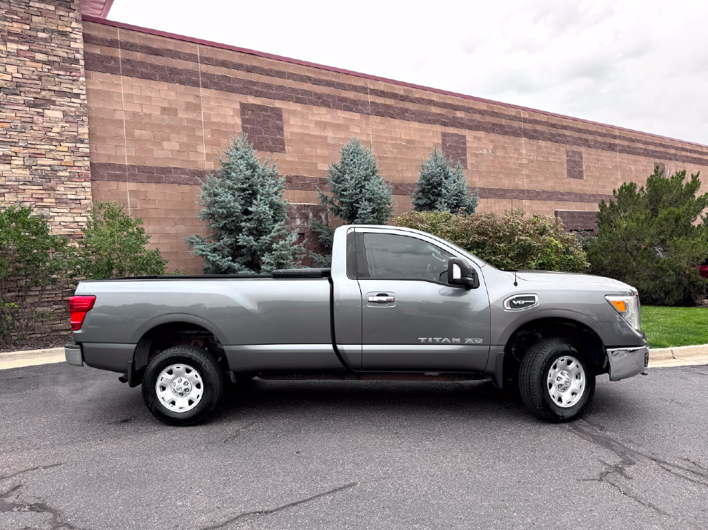 Used 2017 Nissan Titan SV RWD image 6