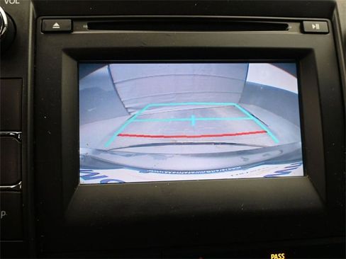 Used 2016 Toyota Camry LE image 27