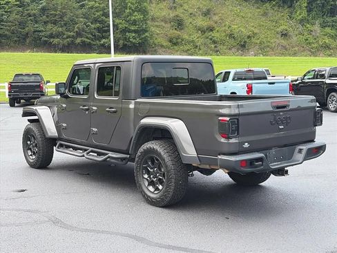 Used 2023 Jeep Gladiator Sport AWD/4WD image 3