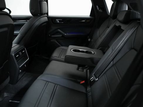 Certified 2023 Porsche Cayenne image 28