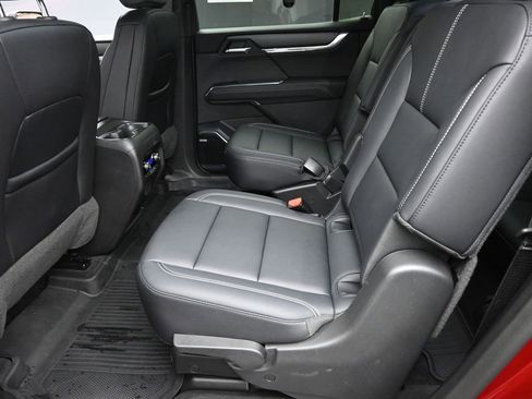 Used 2024 GMC Acadia Elevation w/ Luxury Package image 13