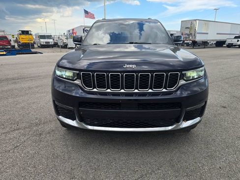 Used 2023 Jeep Grand Cherokee L Limited AWD/4WD image 9