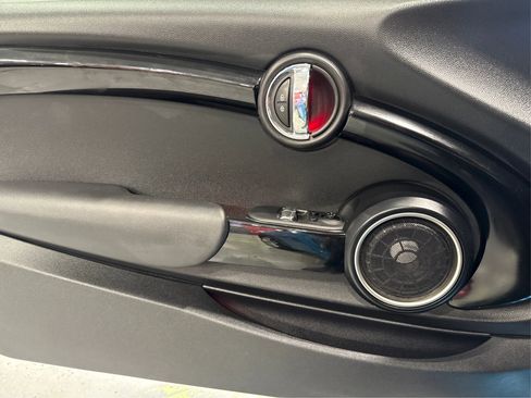 Used 2015 MINI Cooper S image 21