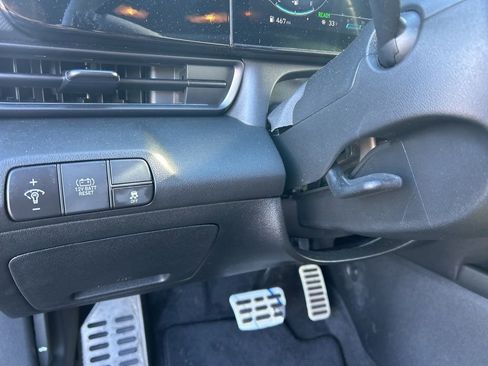 Used 2025 Hyundai Elantra SEL w/ Cargo Package FWD image 18