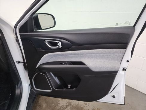 Used 2022 Jeep Compass Latitude w/ Convenience Group image 30