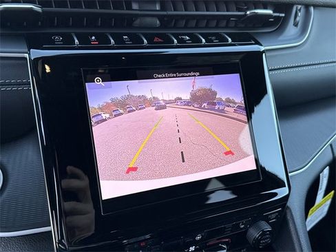 New 2025 Jeep Grand Cherokee Altitude image 26