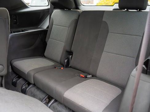 Used 2023 Chevrolet Traverse LT image 12