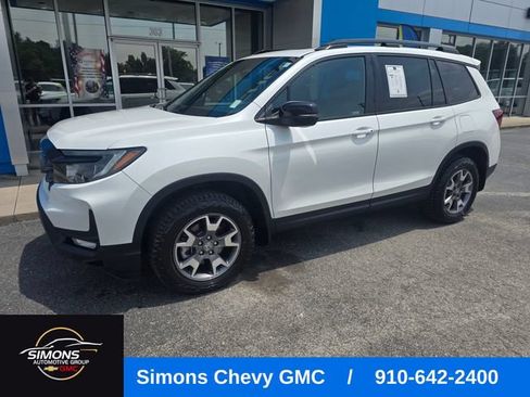 Used 2022 Honda Passport TrailSport image 1