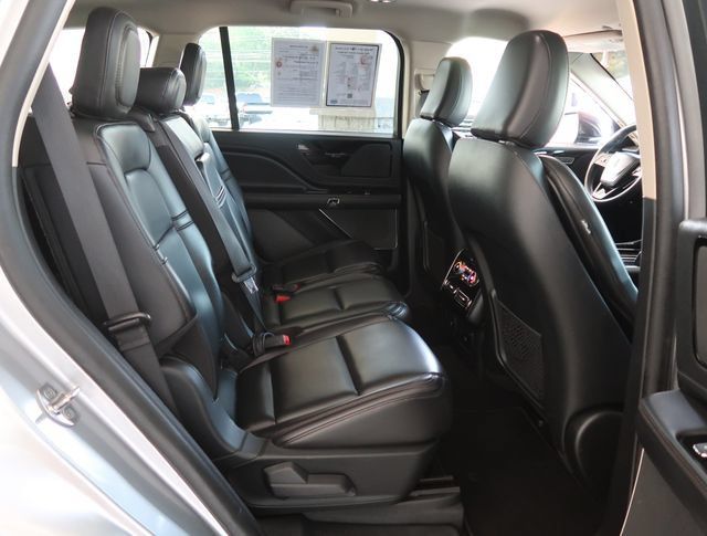 Used 2021 Lincoln Aviator AWD image 40