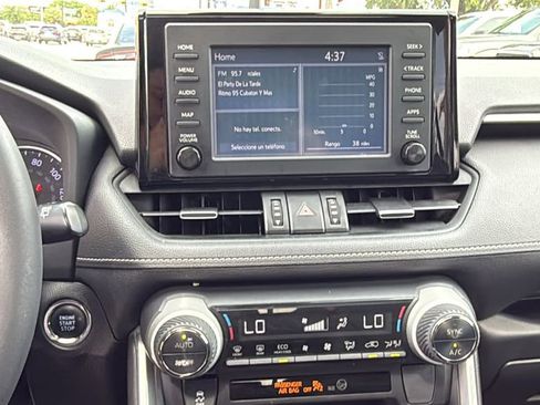 Used 2019 Toyota RAV4 XLE Premium FWD image 29